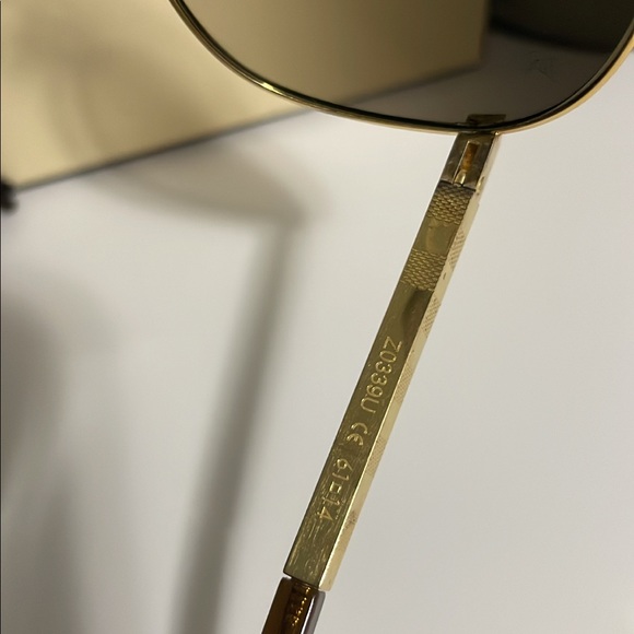 SOLD ON IG @mmbagslux. 🧡Authentic LV ATTITUDE PILOT SUNGLASSES GOLD - Picture 9 of 14